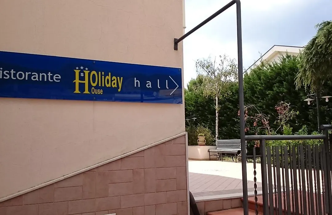 Hotel Holiday House-1